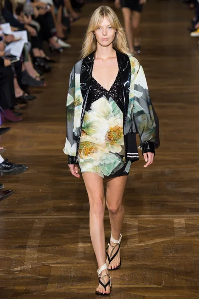 Look 39